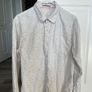 Men’s white shirt
